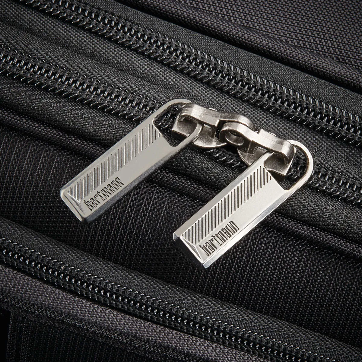 Hartmann Metropolitan 2 20" Global Carry On Expandable Spinner