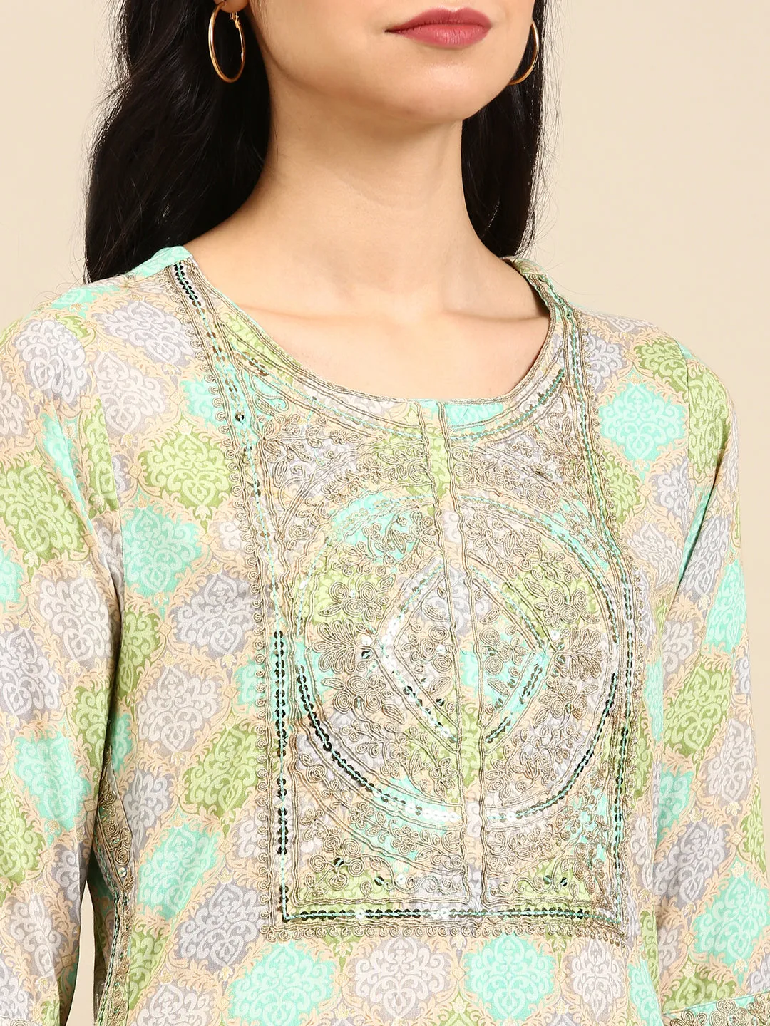 Women Green Colour blocked Empire Chanderi Cotton Kurta Set with Dupatta